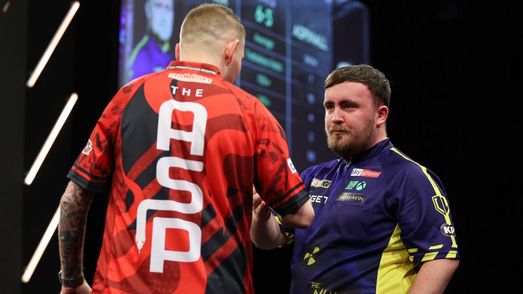 Luke Littler mengatakan Nathan Aspinall memiliki pint ‘dilemparkan padanya’ sebelum final Dart Liga Premier di Brighton | Berita Darts