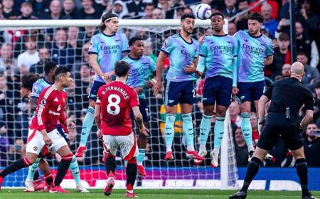 Man United vs Arsenal Tendangan bebas Indah Bruno hampir memenangkan Setan Merah