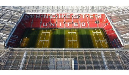 Manchester United memilih untuk membangun stadion baru daripada merenovasi Old Trafford, inilah alasannya