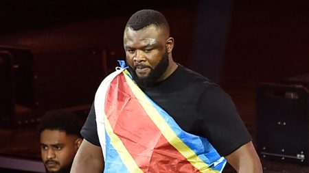 Martin Bakole masih siap untuk melawan Efe Ajagba di Canelo Alvarez Card meskipun Joseph Parker Knockout | Berita tinju