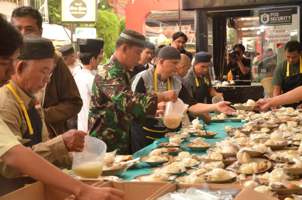 Memberi Takjil di Kota Yogyakarta disarankan untuk tidak sia -sia