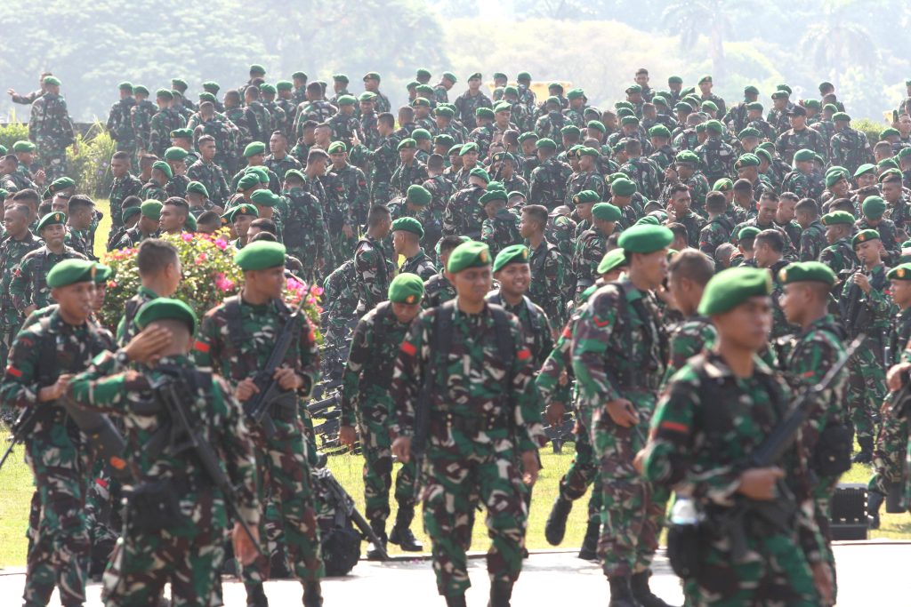 Memperluas infiltrasi TNI untuk menyeimbangkan dominasi polisi