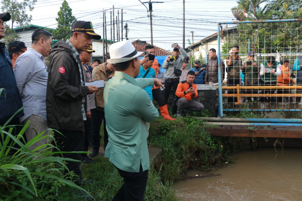 Mengatasi banjir, pemerintah Bandung Regency meminta gubernur untuk melanjutkan pembangunan jalan dering Majalaya yang stagnan