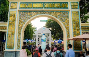 Menjelajahi Masjid Jakarta dengan Aqua