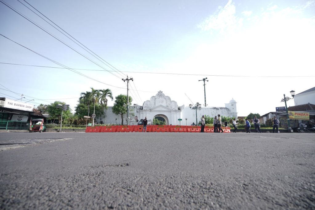 Motoris yang berpotensi membahayakan, Plengkung Nirbaya di Yogyakarta benar -benar tertutup