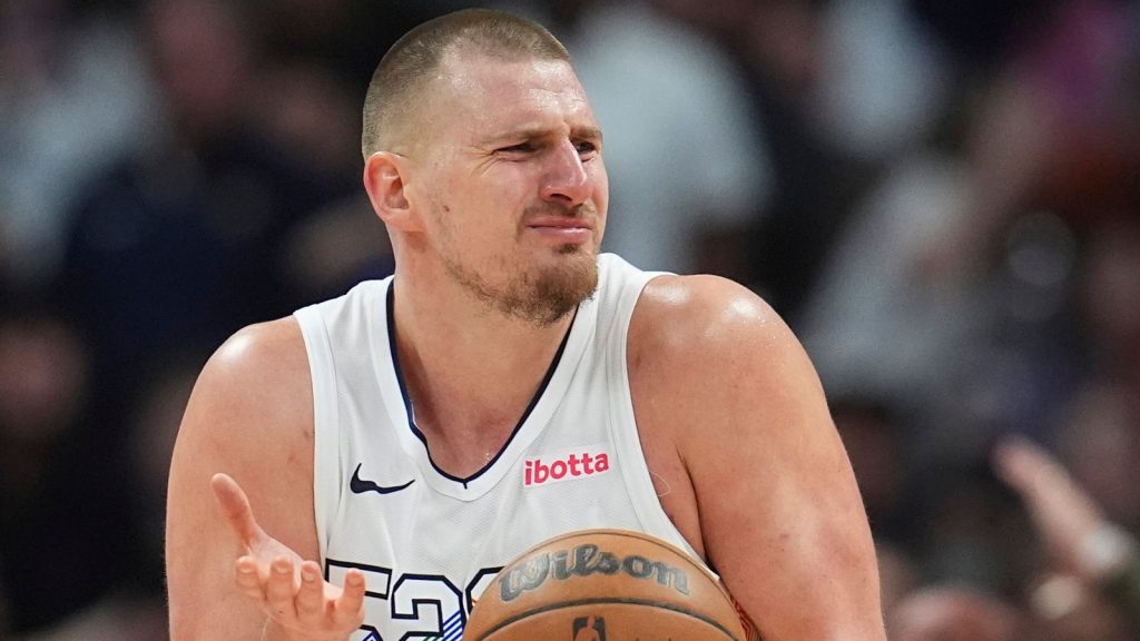 Nikola Jokic Membuat Sejarah NBA dengan game triple-double 30-20-20 pertama saat Denver Nuggets mengalahkan Phoenix Suns | Berita NBA