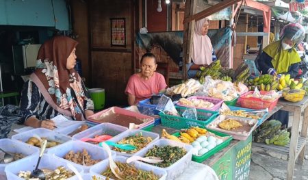 PHK massal, ratusan pedagang UMKM ke rumah -rumah asrama di sekitar pabrik Sritex terancam