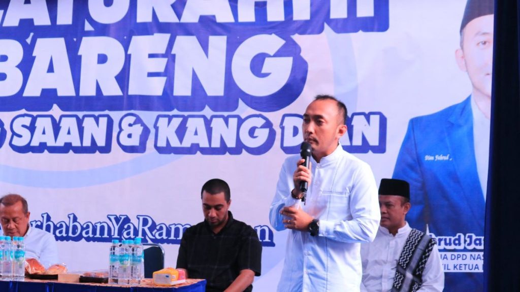 Partai Nasdem Karawang berbagi bahan makanan Ramadhan