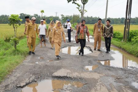 Pemerintah Kabupaten Kebumen sedang menangani keadaan darurat untuk rute mudik yang rusak parah