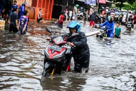 Pemerintah bergerak cepat ke banjir Jakarta dan sekitarnya