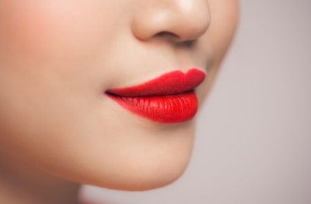 Pemilik warna kulit kuning Langsat, berikut adalah 5 rekomendasi warna lipstik yang cocok