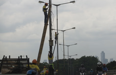 Pemko Padang berpasangan 37 Pencahayaan Jalanan