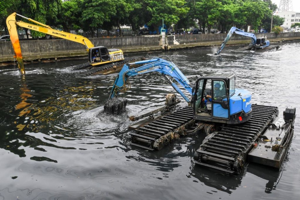 Pengerukan saluran pembuangan Cengkareng dapat mencegah banjir di Kembangan