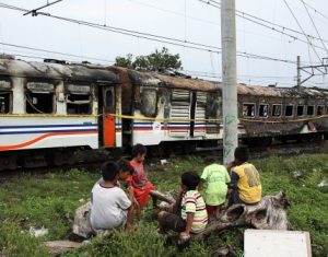 Penyandang disabilitas ditangkap diduga sebagai pelaku kereta api yang terbakar