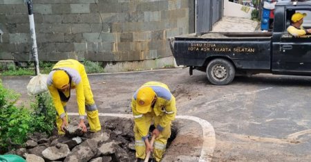 Perbaikan jembatan Jalan Muhi Raya Pondok Pinang Aman untuk dilewati