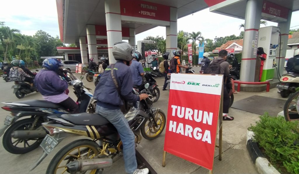 Pertamina harus menjamin layanan BBM kepada publik tidak terganggu oleh dampak korupsi