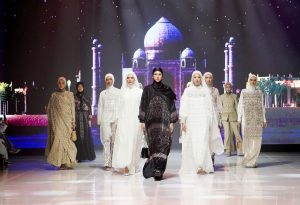 Pola Arsitektur Khas Mughal dan Bunga Teratai di Raya Fashion 2025 Puspita Notes