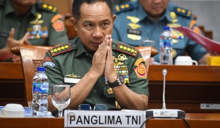 Posisi stagnasi, komandan TNI yang diusulkan untuk mempercepat periode layanan layanan