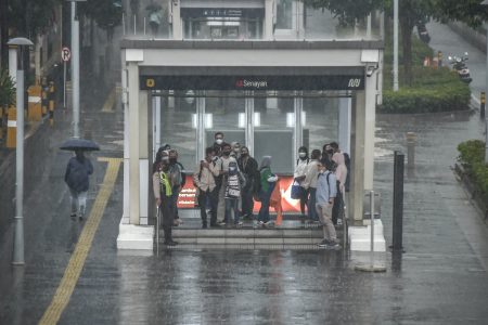 Prakiraan cuaca Jakarta hari ini Jumat, 7 Maret 2025 hujan di sore dan sore