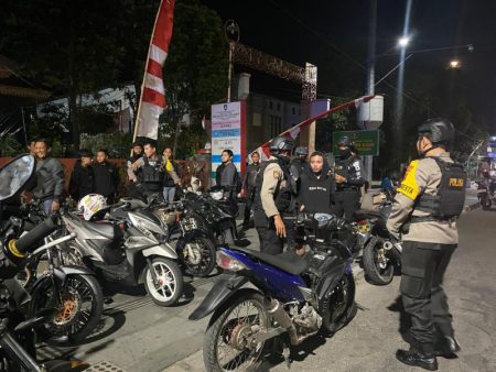 Precinct Polisi Metro Jakarta mengamankan tujuh remaja dalam balap liar