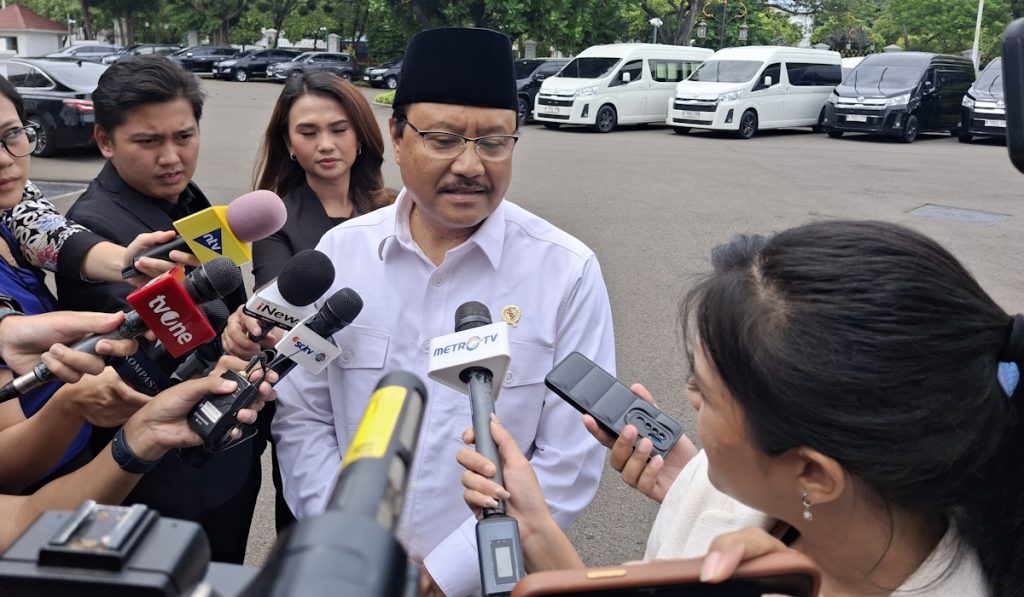 Presiden Prabowo menyebut Menteri Urusan Sosial, membahas sekolah rakyat