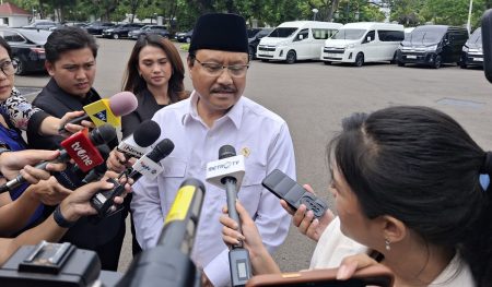 Presiden Prabowo menyebut Menteri Urusan Sosial, membahas sekolah rakyat