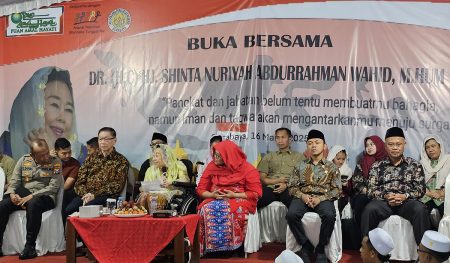 Puasa memperkuat pendidikan karakter