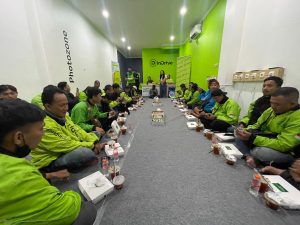 Ramadhan Berkah, Indrive berbagi bahan makanan dan pengarahan keselamatan untuk pengemudi di Bandung