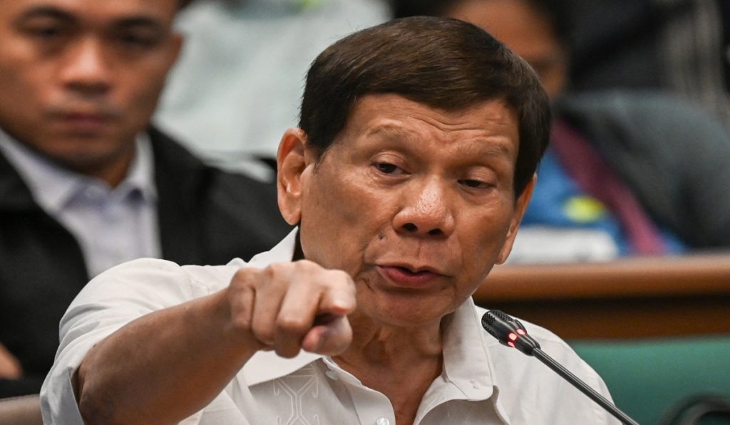 Setelah ditangkap, mantan presiden Filipina Rodrigo Duterte diterbangkan ke Den Haag