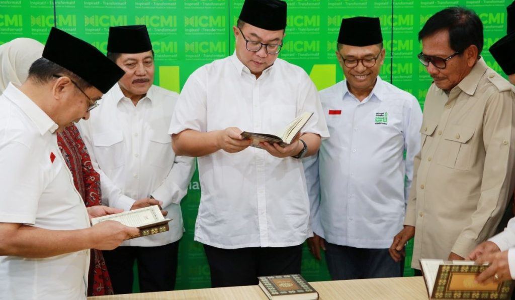 Sinar Mas dan Grup Aplikasi Waired Ribuan Al-Quran ke ICMI