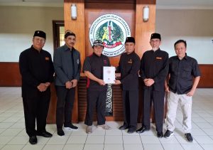 Sowan ke PB IPSI, Ikspi Kera Sakti College mempromosikan Pencak Silat ke negara asing