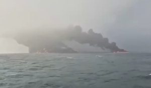 Tabrakan kapal di horizon Laut Laut Cina Selatan dan MT Ocean Star secara alami kerusakan, tumpahan minyak mengancam ekosistem