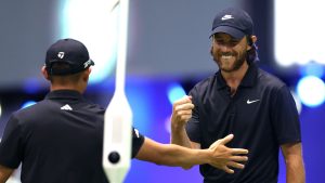 Tanggal Golf: Tommy Fleetwood mengalahkan Shane Lowry ke posisi teratas saat Los Angeles GC mengklaim kemenangan atas teluk | Berita golf