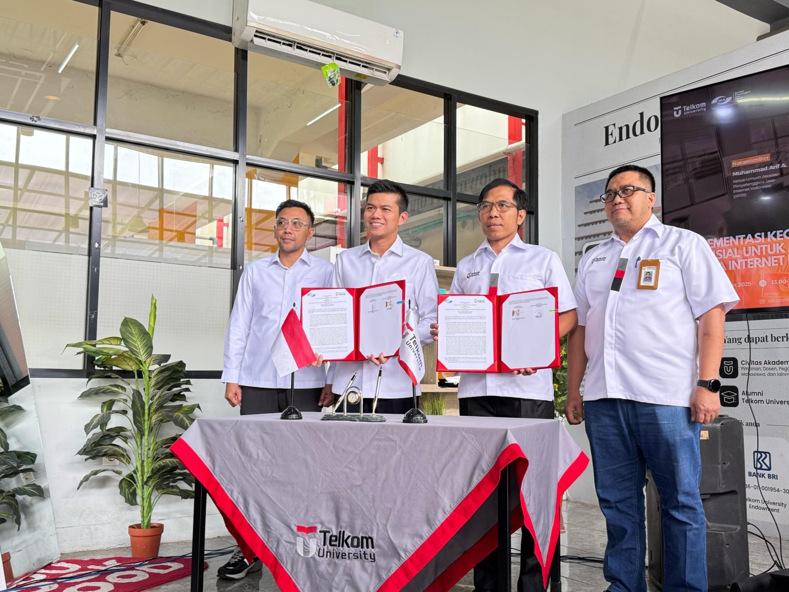 Telkom University dan APJII membangun kerja sama untuk mewujudkan tata kelola internet berbasis AI