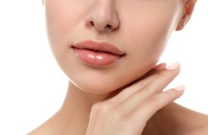 Tips untuk membuat bibir Purpy secara alami dan mudah