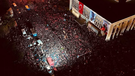 Tokoh oposisi ecrem imamoglu di penjara, türkiye semakin terbakar