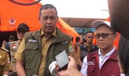 Walikota Bekasi memberikan alasan bagi istrinya untuk melarikan diri ke sebuah hotel mewah selama banjir, Gubernur Dedi Mulyadi memberikan teguran terbuka