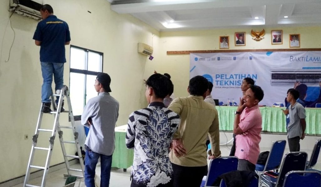 Warga Julang dan Bakung mendapatkan pelatihan teknis AC