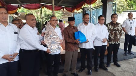 Zulhas Genapi berjanji untuk membantu IDR 400 juta untuk UD Pramono